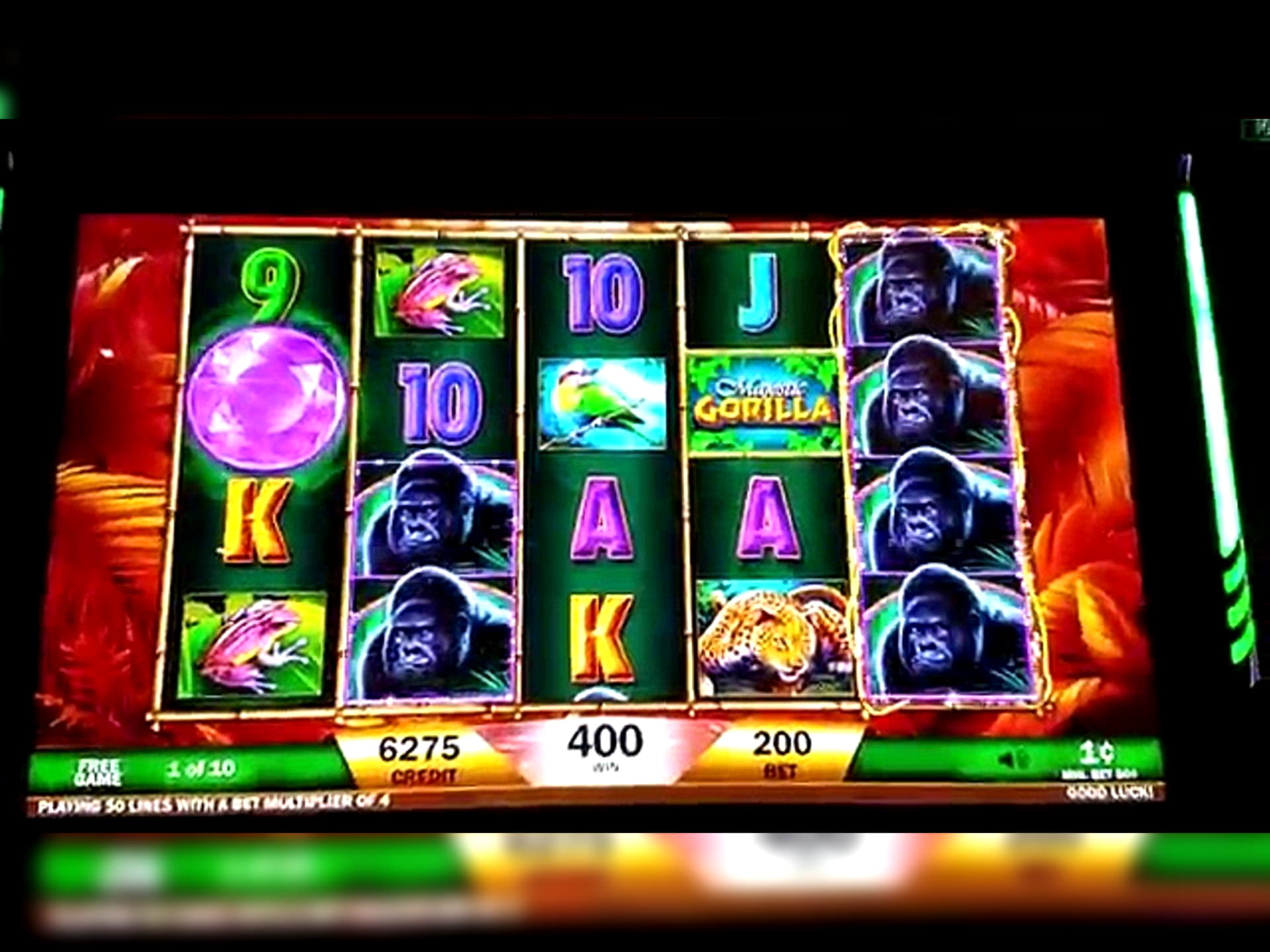 285 free spins at Luxury Casino