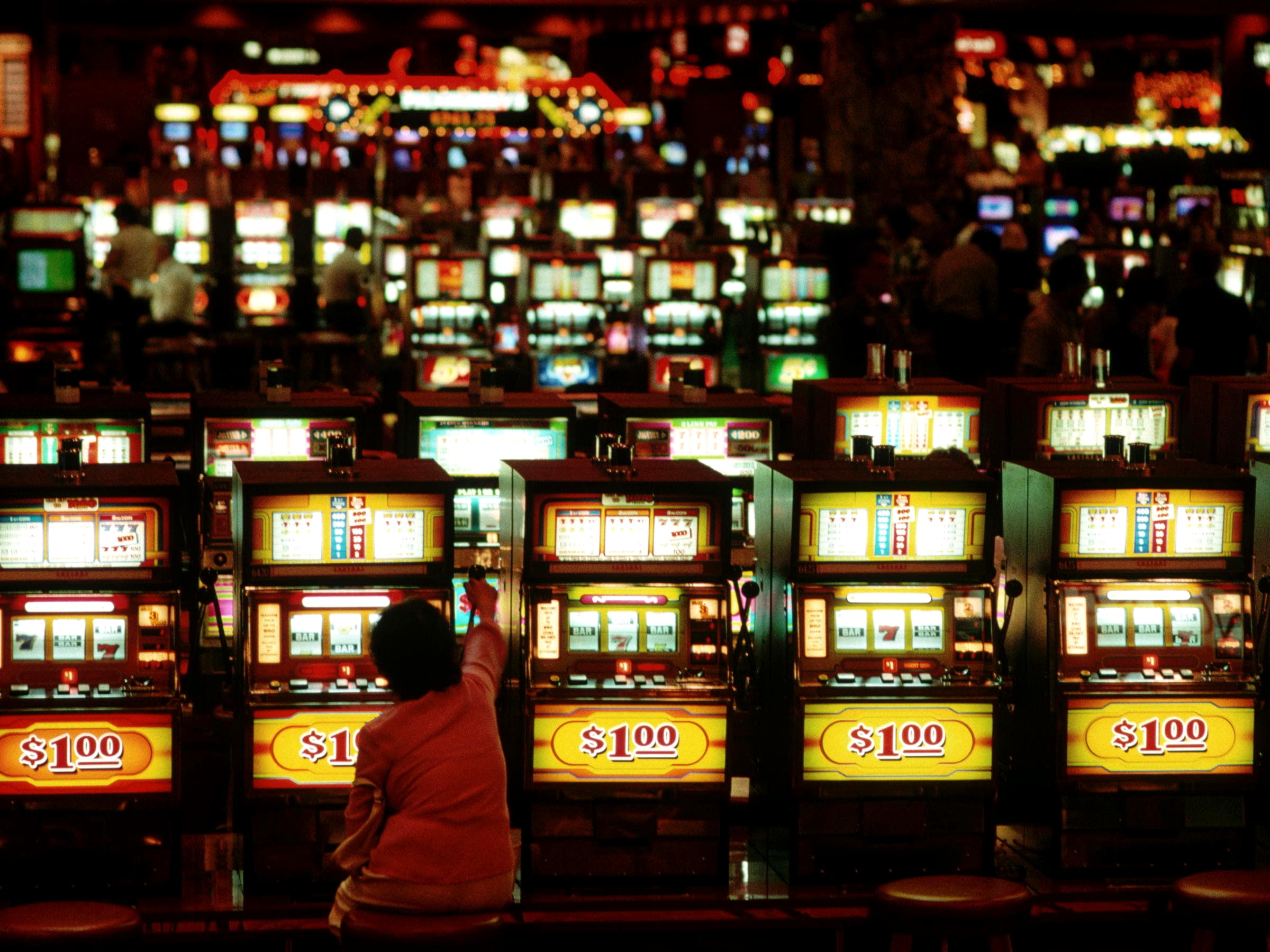 170 Free Spins right now at Gamebookers Casino