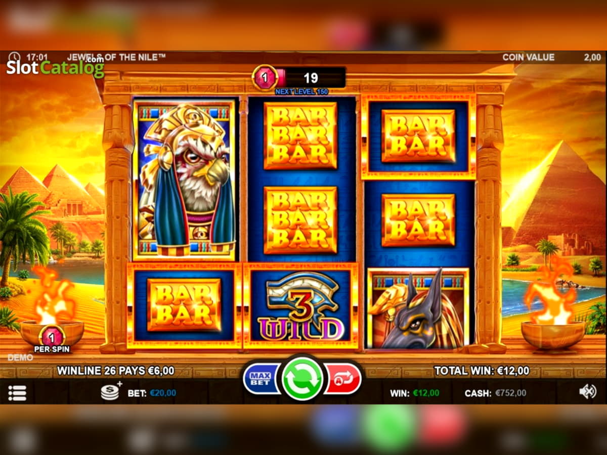 €855 Daily freeroll slot tournament at Luxury Casino