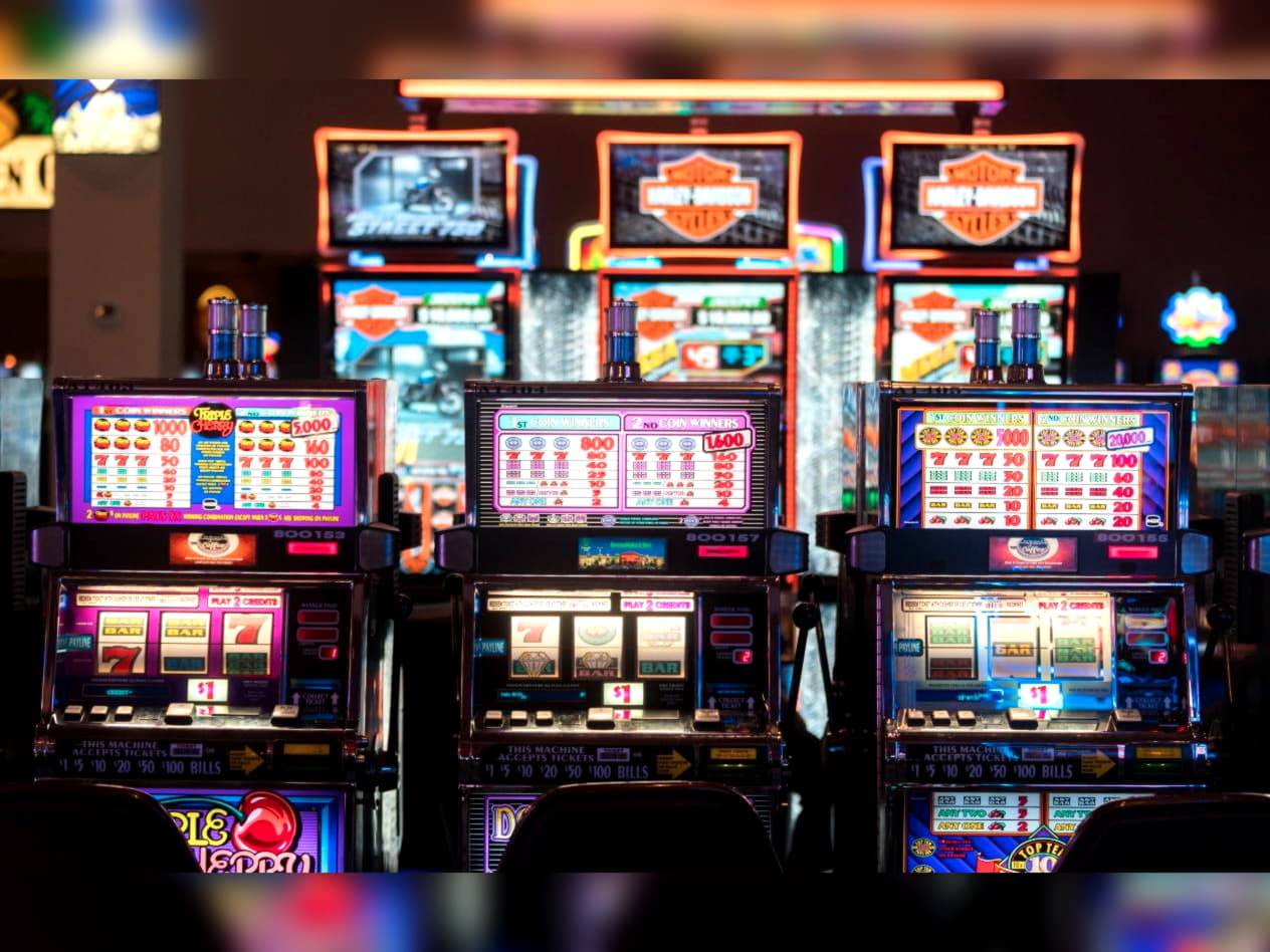 €145 Free Chip Casino at Gamebookers Casino