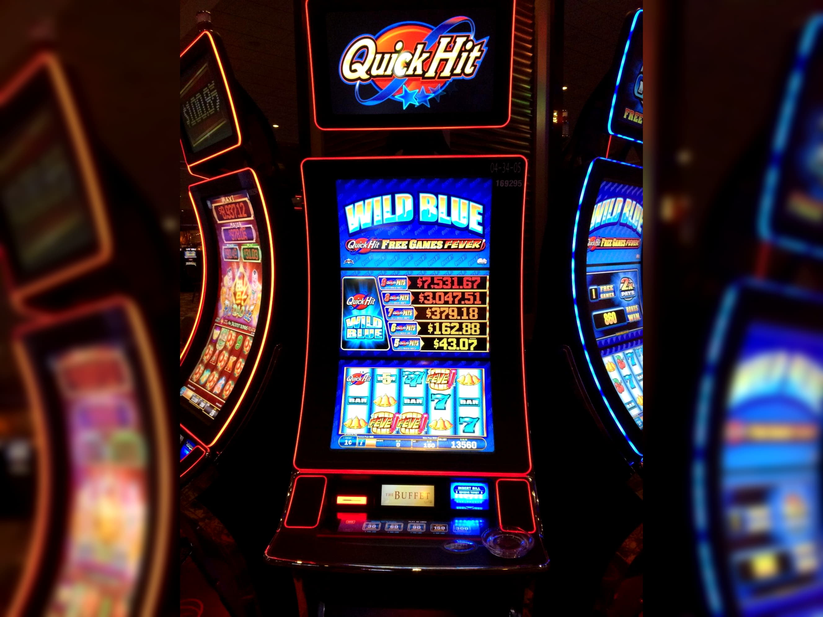 105% Signup casino bonus at Luxury Casino
