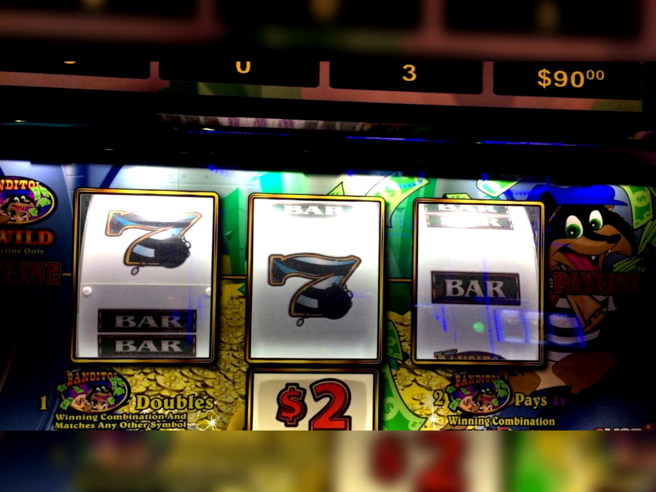 EUR 875 Tournament at Luxury Casino