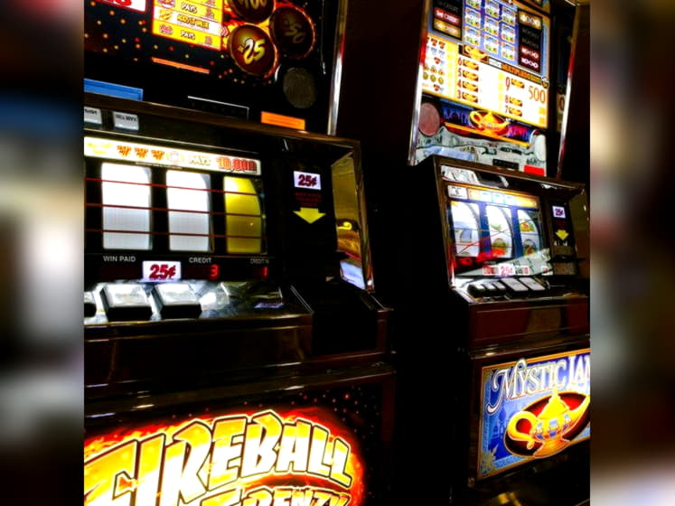 EUR 965 Mobile freeroll slot tournament at Spin Palace Casino