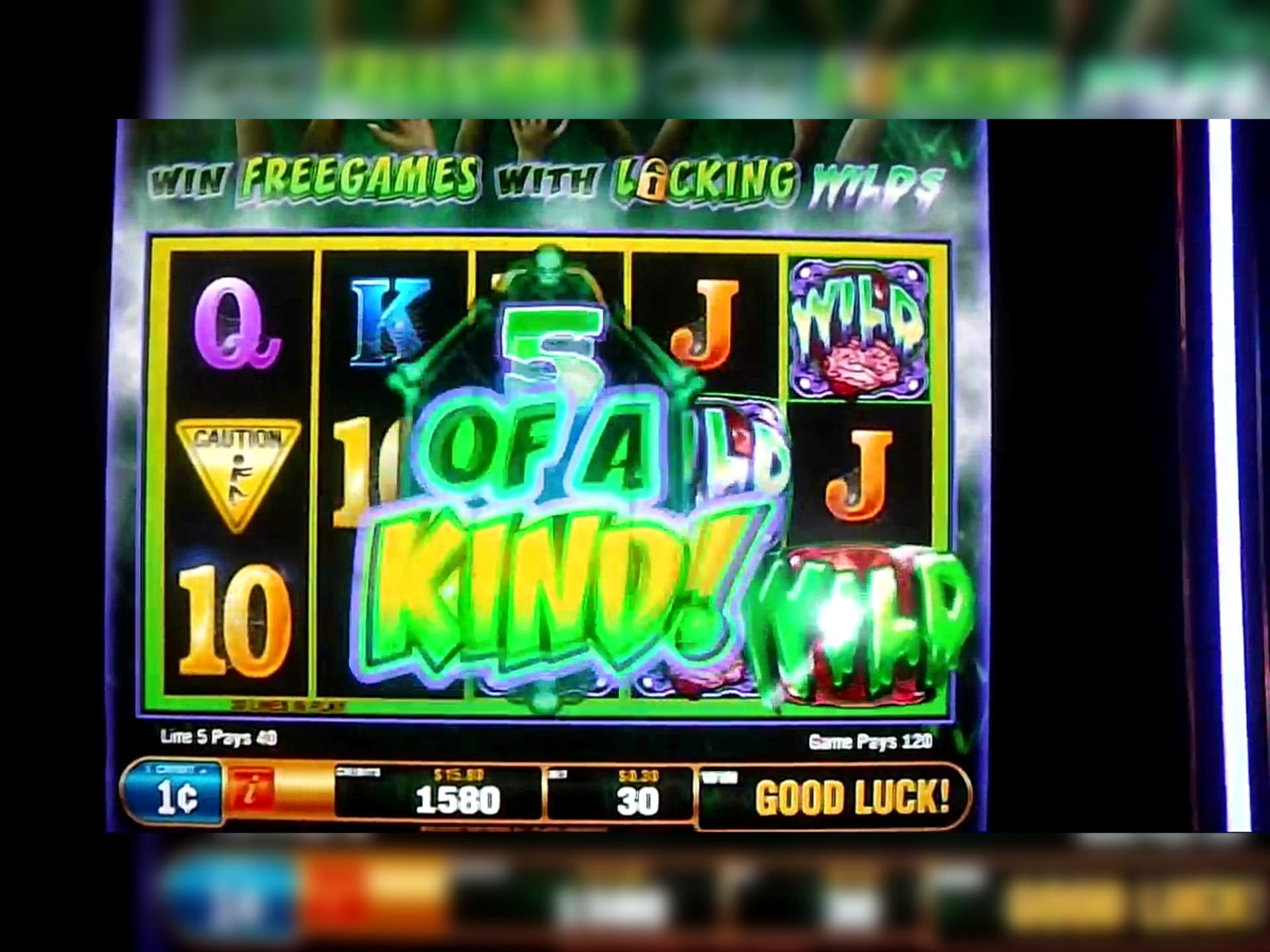 EUR 960 Daily freeroll slot tournament at William Hill Casino