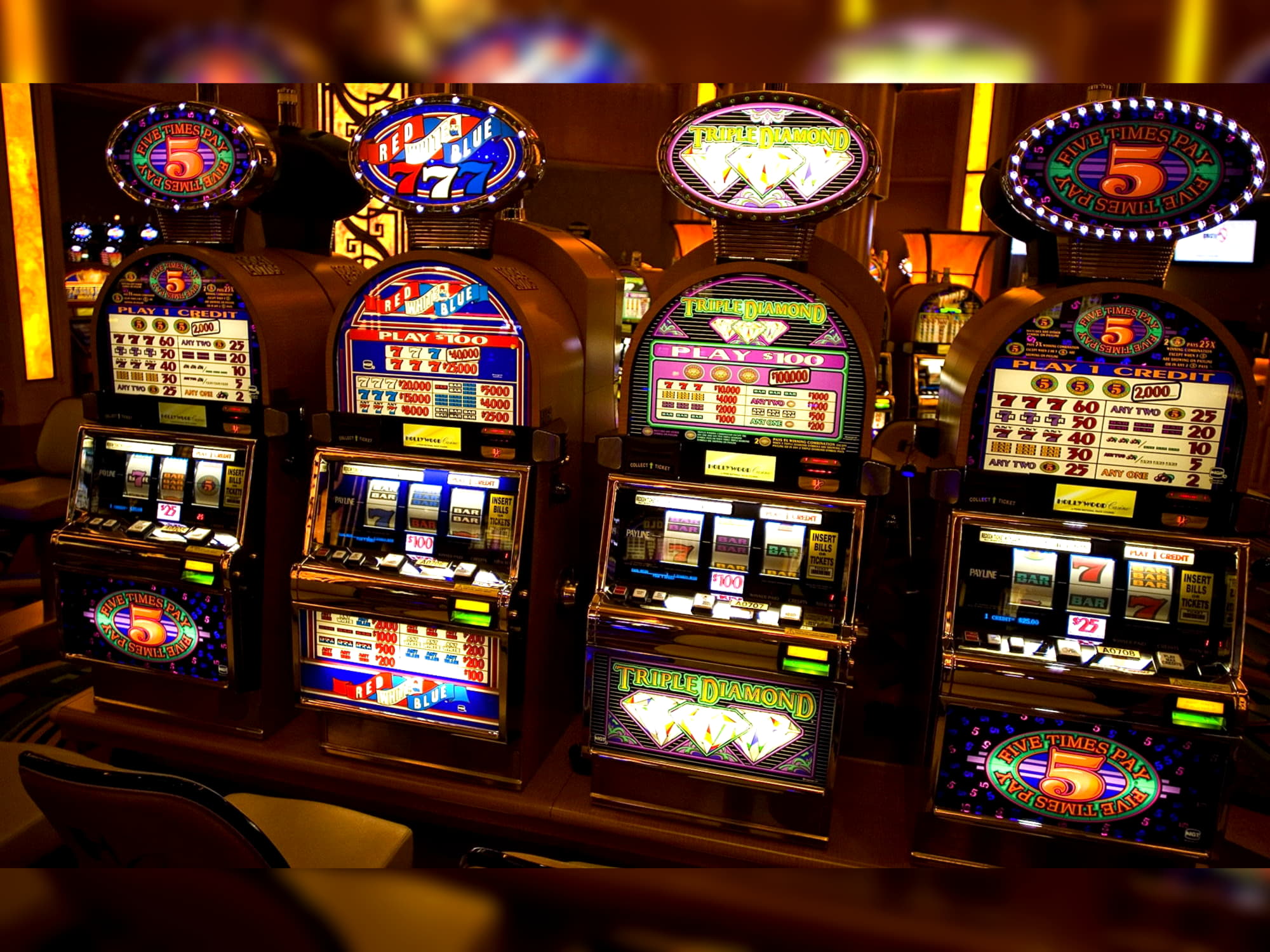 195 Free spins casino at Spintropolis Casino