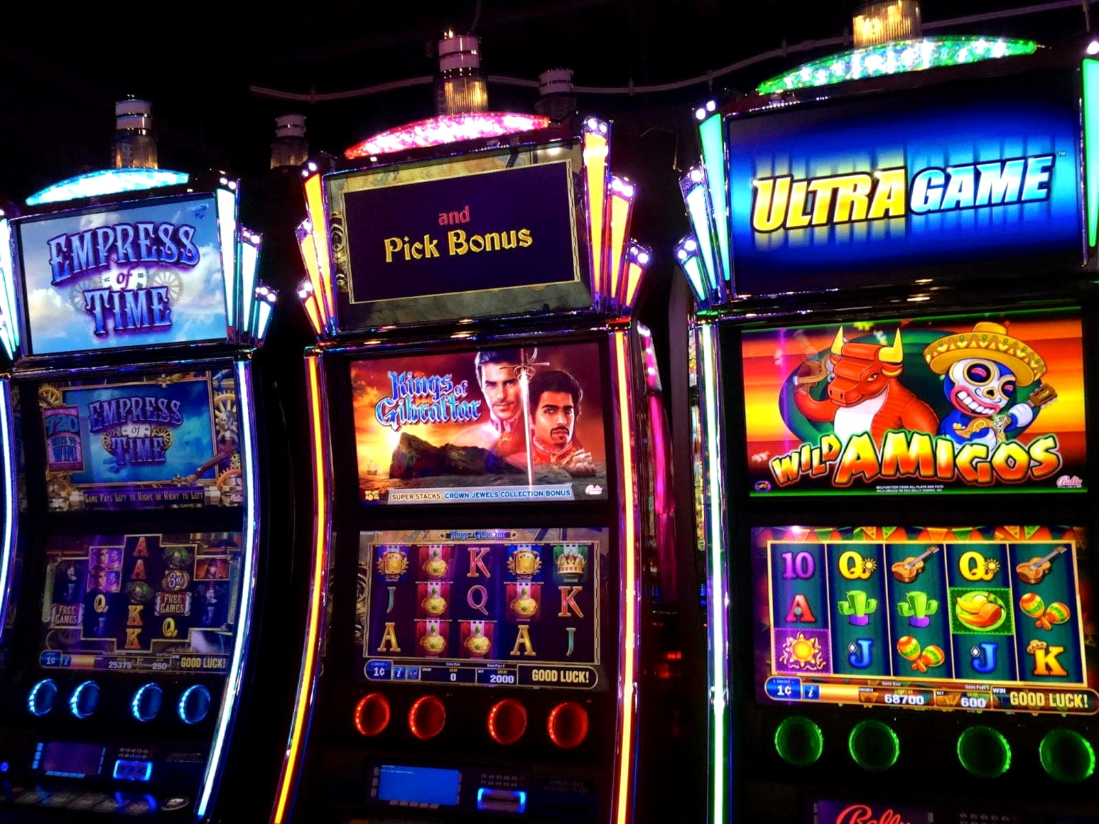 860% Deposit match bonus at Luxury Casino