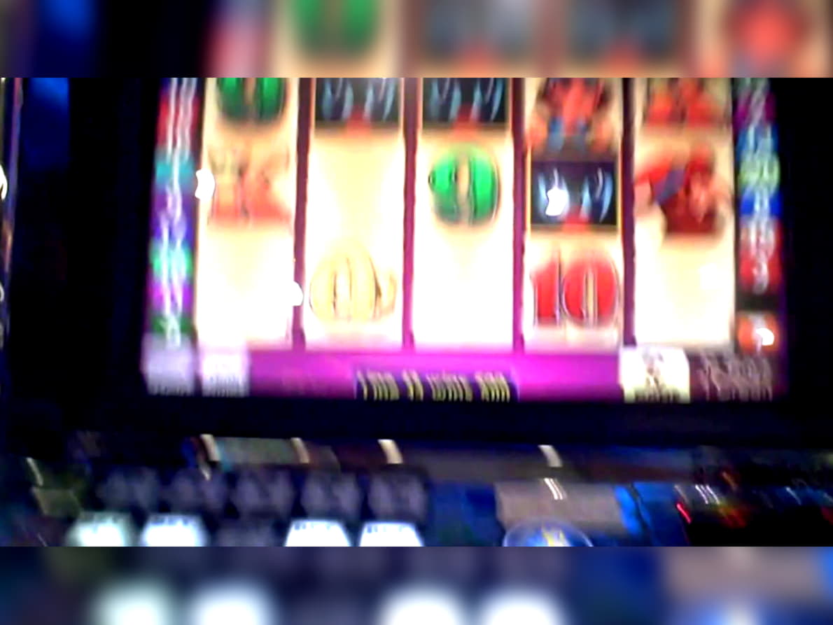 €220 Mobile freeroll slot tournament at Spintropolis Casino