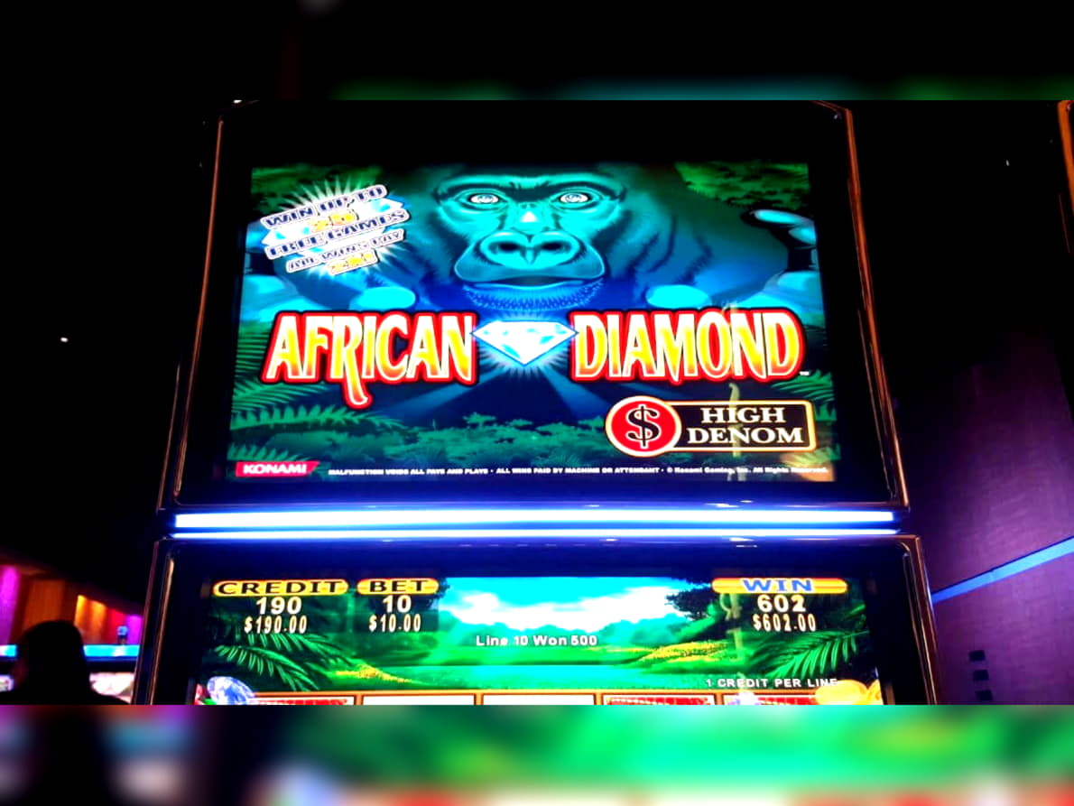 €555 Free chip at Gamebookers Casino