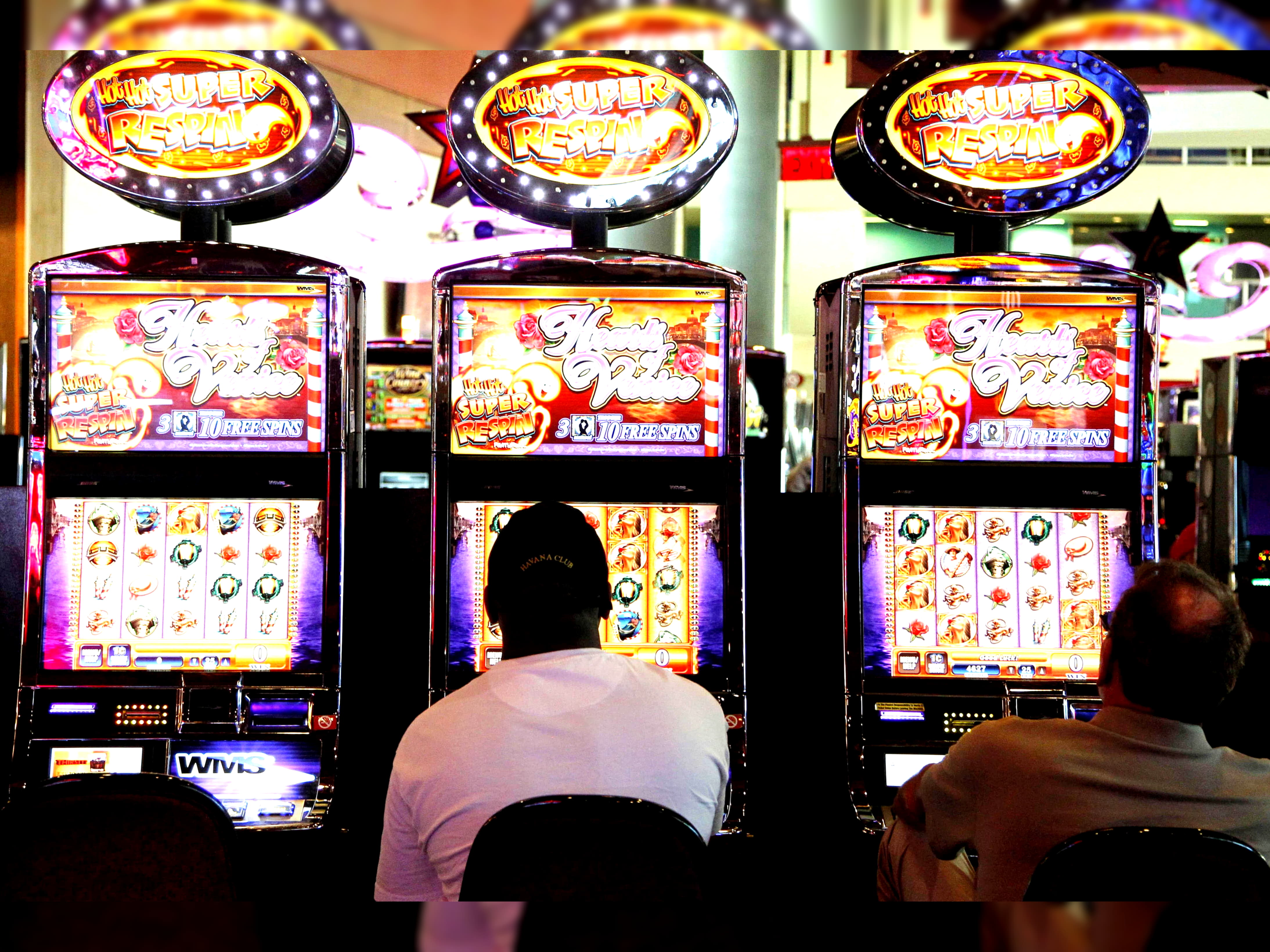 265 Free spins at Luxury Casino