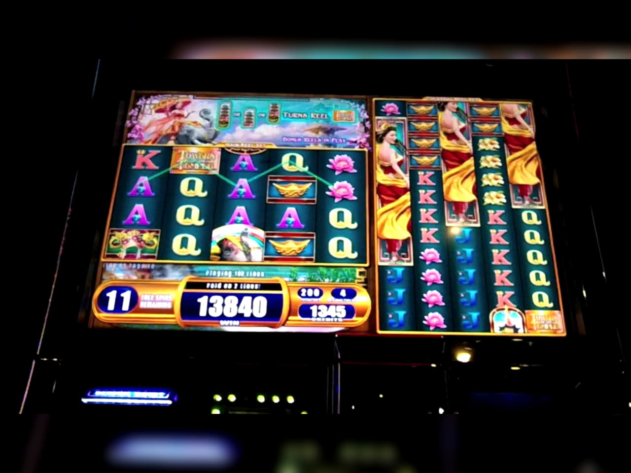 195 free spins at Luxury Casino