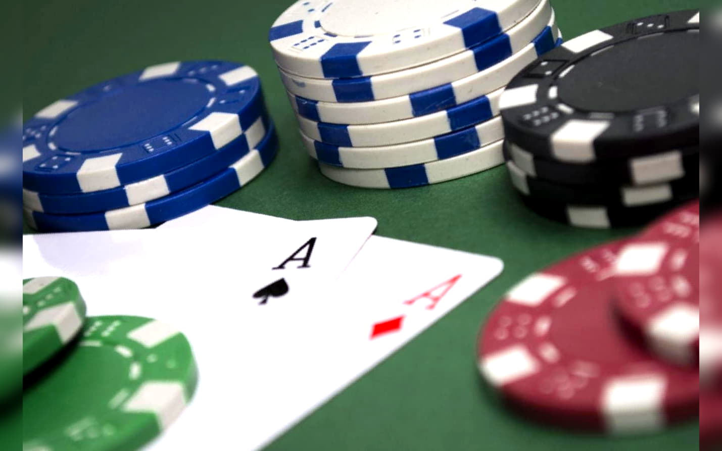 €2225 No Deposit at Royal Vegas Casino