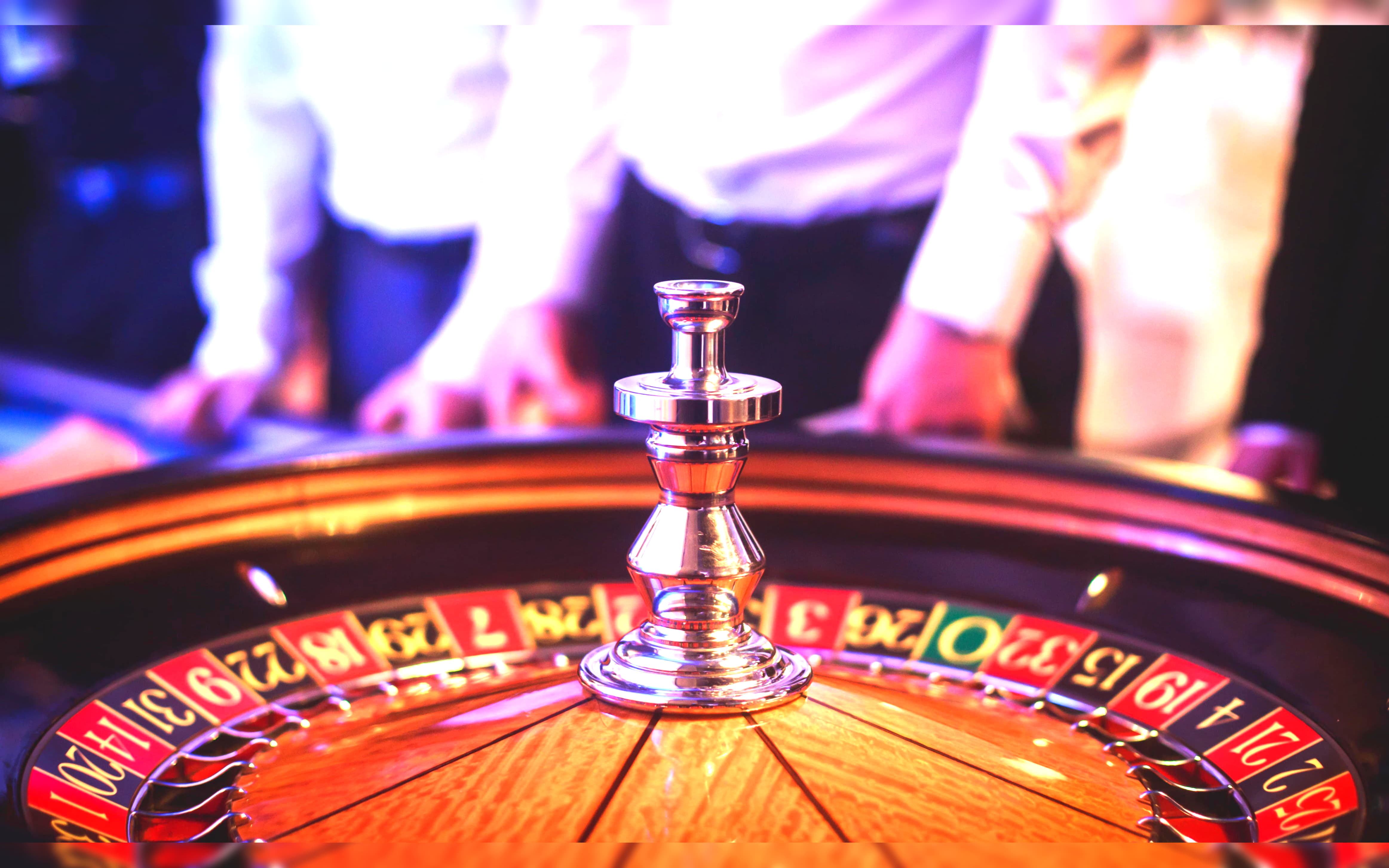EUR 690 Daily freeroll slot tournament at La Fiesta Casino