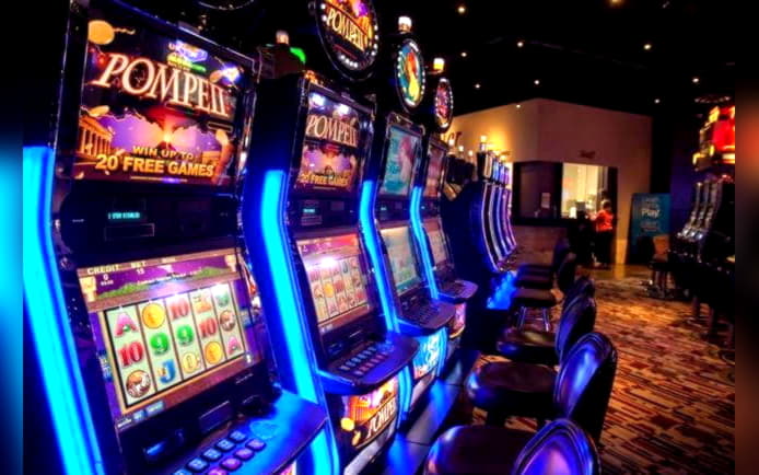 66 Free casino spins at Gamebookers Casino