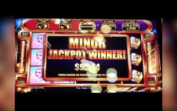 EUR 305 free chip at Luxury Casino