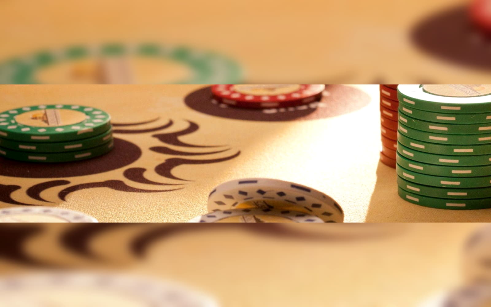 210 free spins no deposit at Luxury Casino