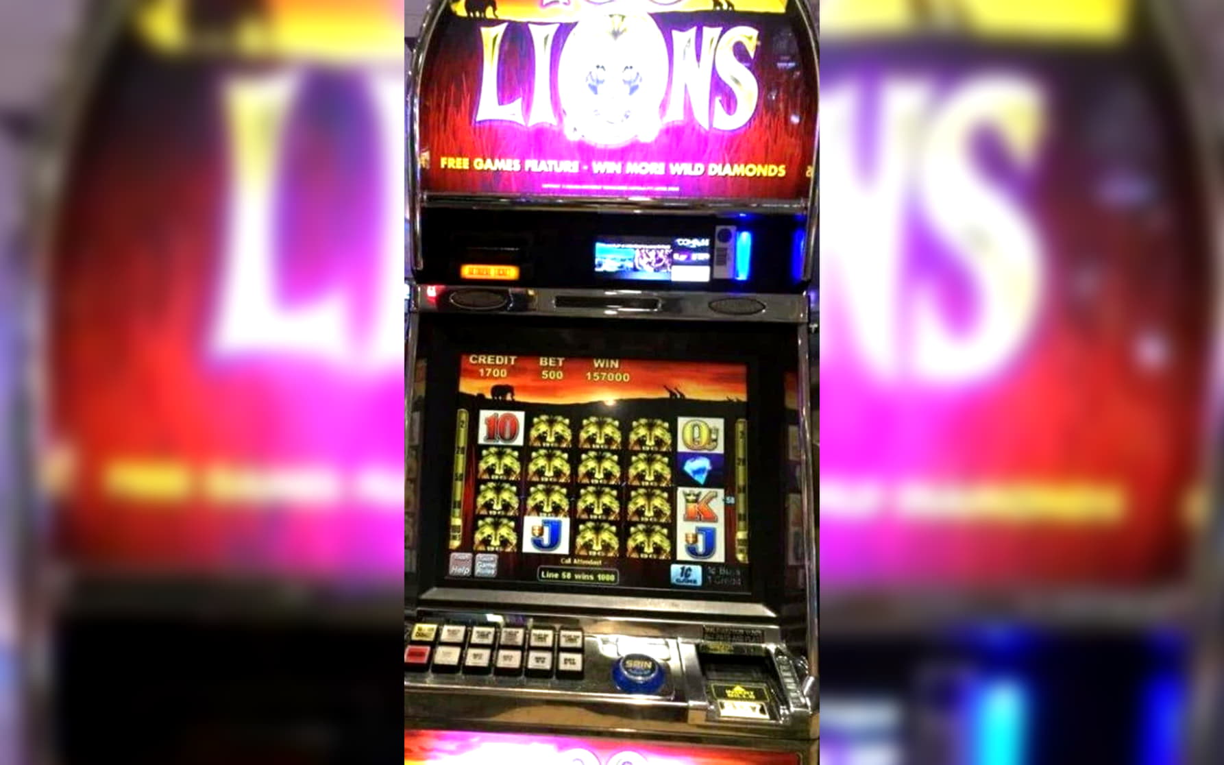 EUR 405 Mobile freeroll slot tournament at William Hill Casino