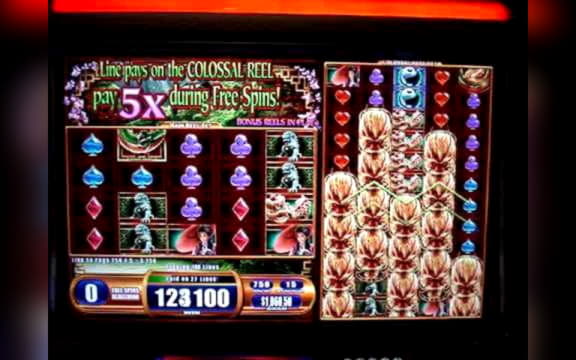 $95 Daily freeroll slot tournament at Casino Action