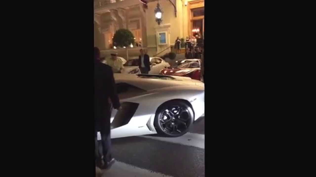 Lambo e company davanti al Casino' di Montecarlo *__*