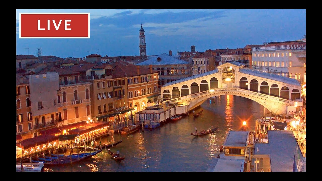 Venice Italy Live Cam - Rialto Bridge in Live Streaming from Palazzo Bembo - Live Webcam Full HD