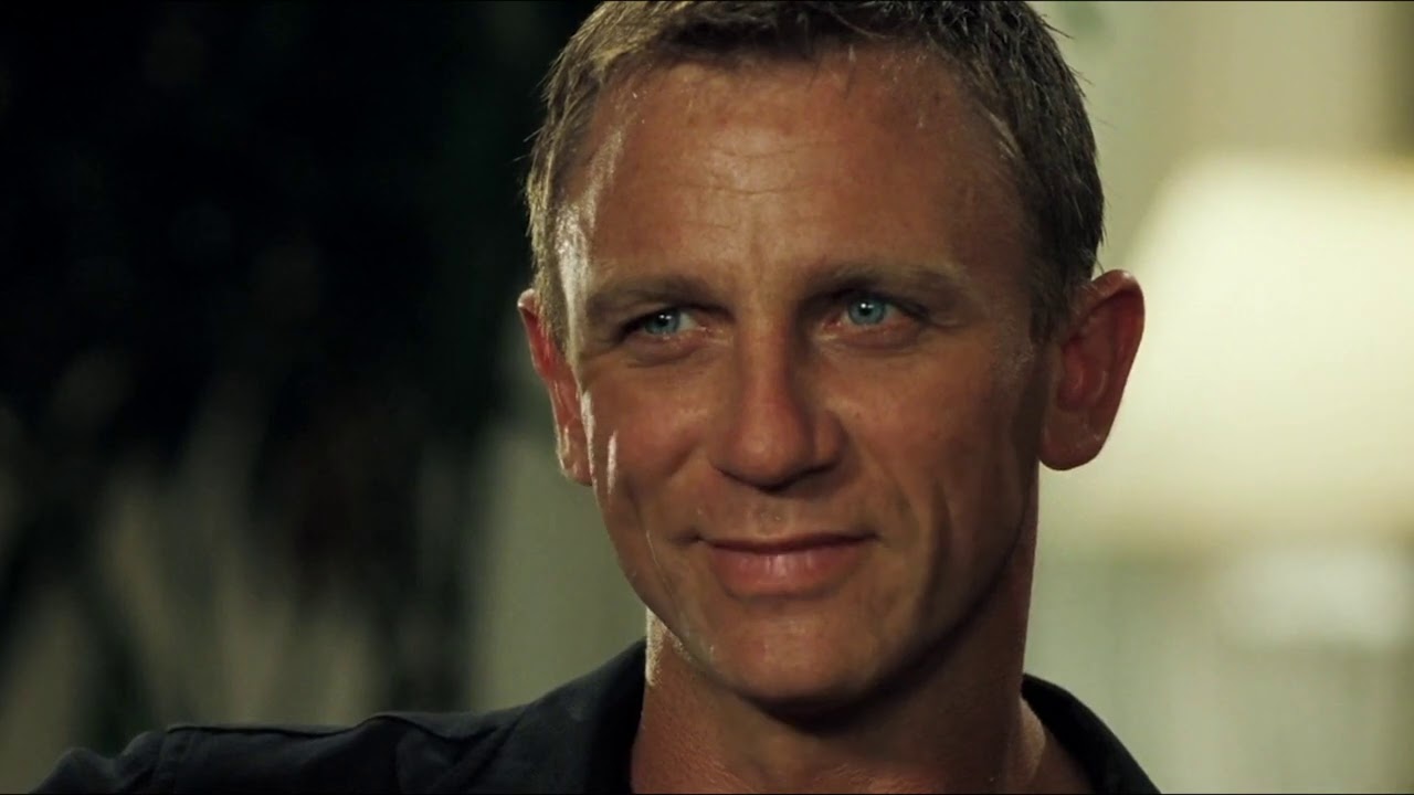 CASINO ROYALE | Bond wins the Aston Martin DB5