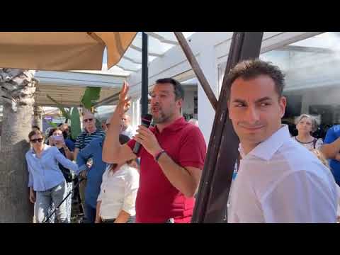 MATTEO SALVINI IN PIAZZA A RICCIONE
