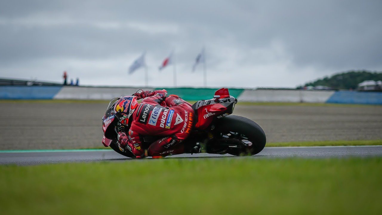 Miller cala l'asso. Bagnaia nel pallone. Quartararo non molla, Marquez è...Marquez.