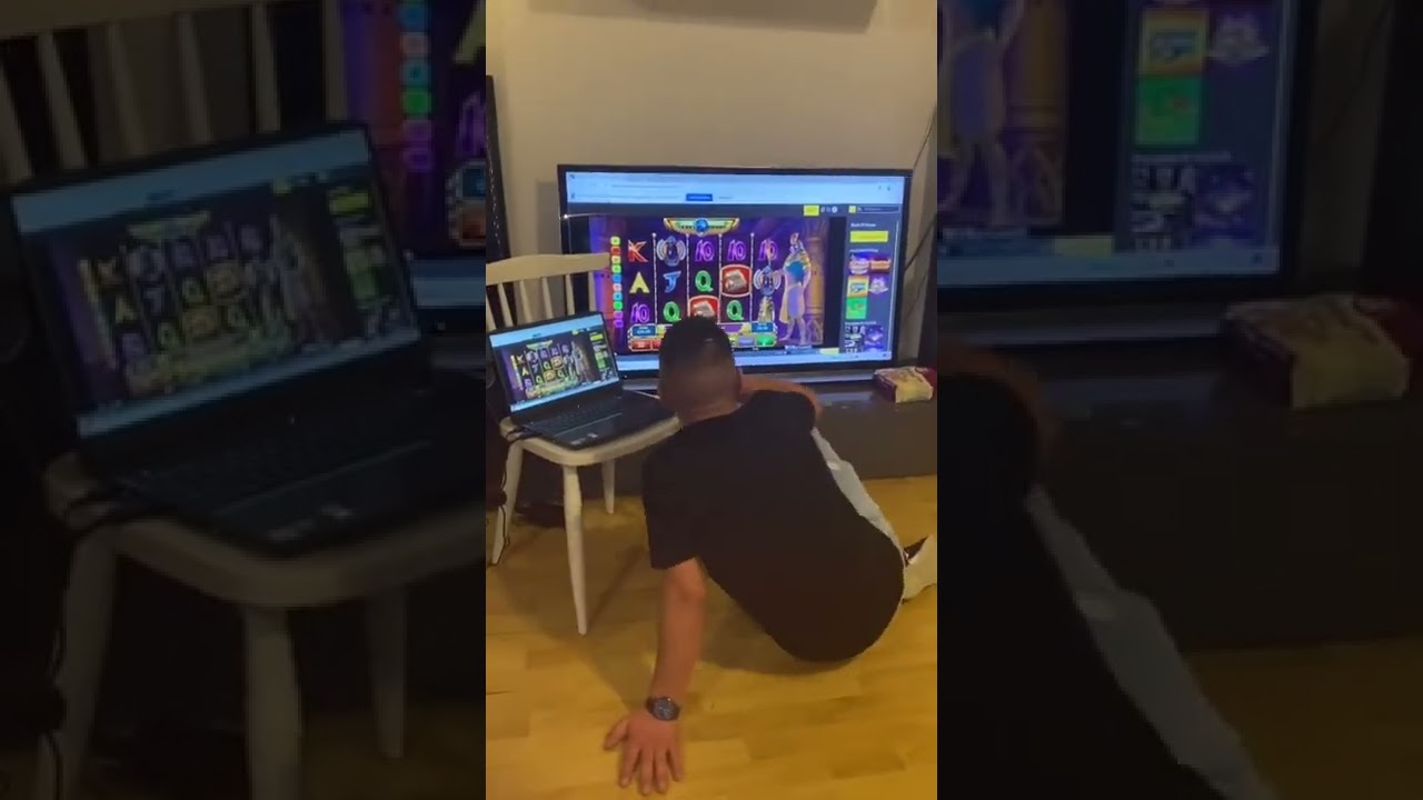 Casino online! The guy hit the jackpot! The biggest win in his life! Look up to the end! Try it too!