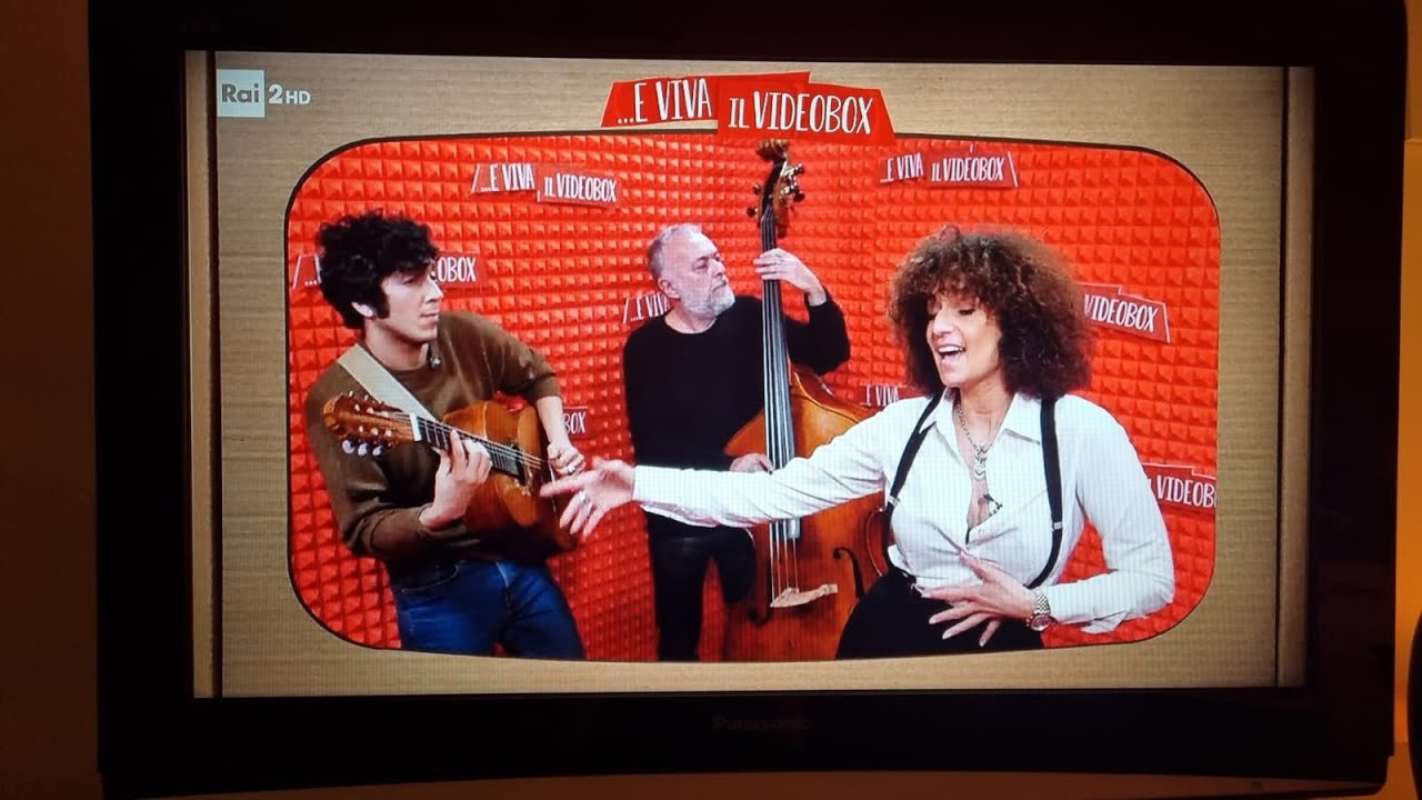 E viva il videobox- RAI2- Sonia Mazza in trio