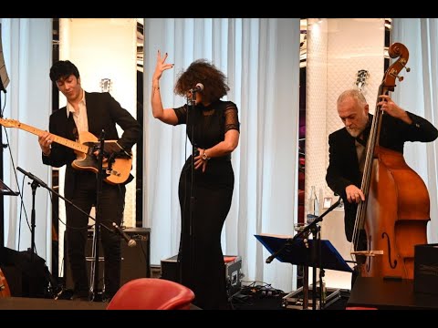 Ne me jugez pas par Sonia Mazza en trio au Casino de Montreux