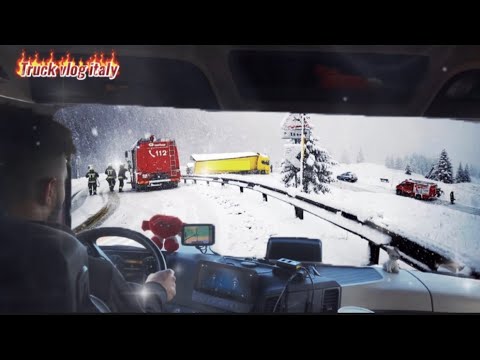 Sono rimasto bloccato nel traffico per neve per ore e il camion scivolava
